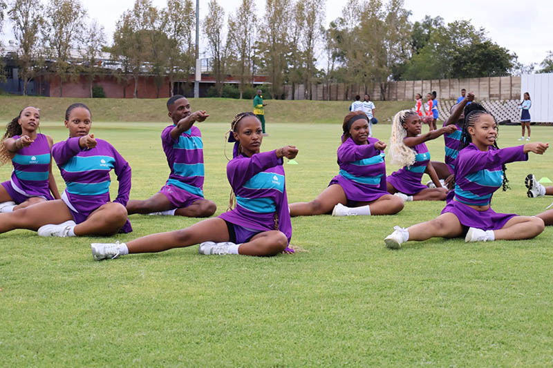cheerleaders-STORY