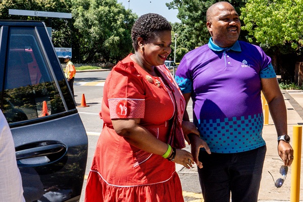 Prof . Bismark welcomes Minister