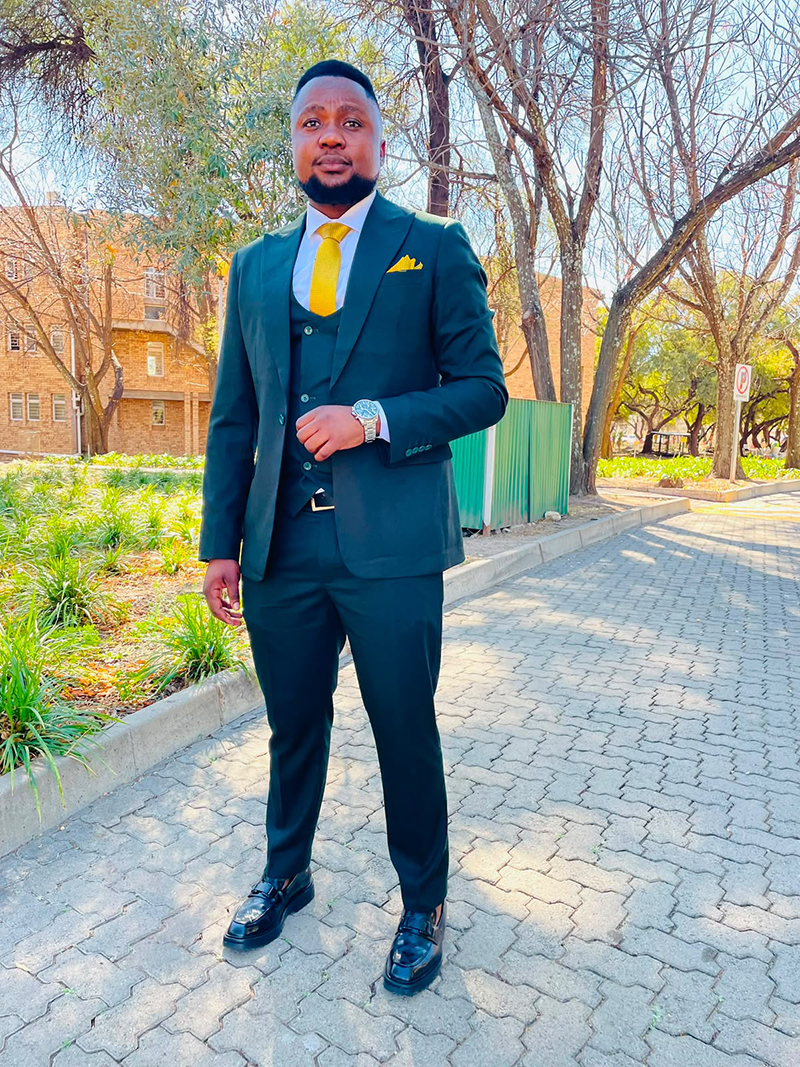 Dr Mokole Seleke